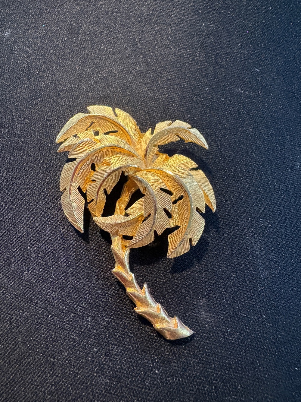 Gold Palm Tree Decorative Pin - Unbranded